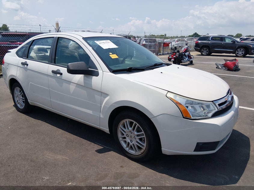 Vin: 1fahp3fn1aw234798, lot: 46292428, ford focus se 2010 img_1