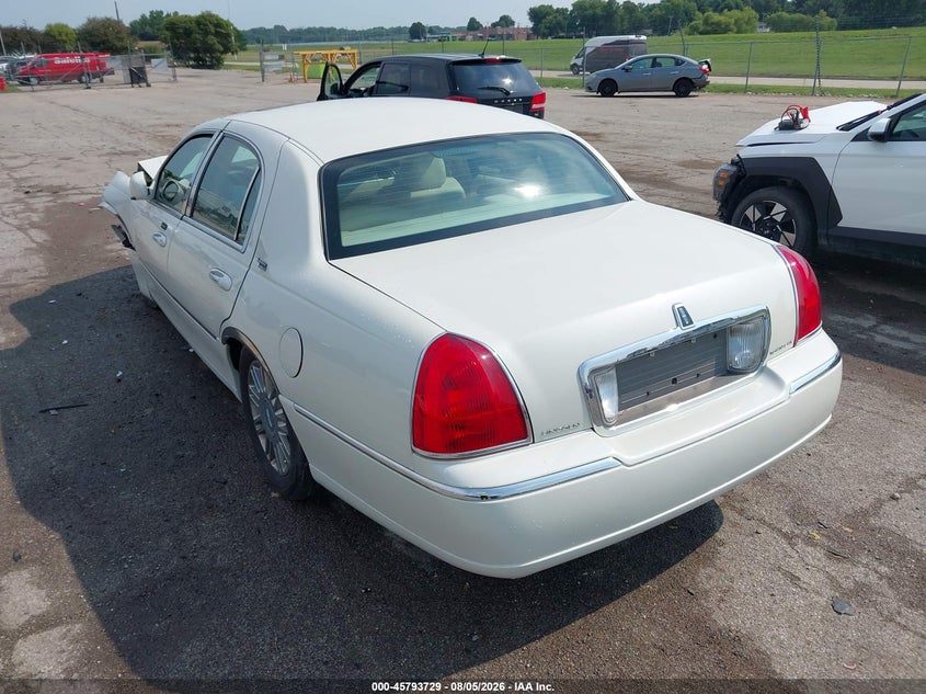 LINCOLN TOWN CAR 2006 VIN 1LNHM82V76Y631364