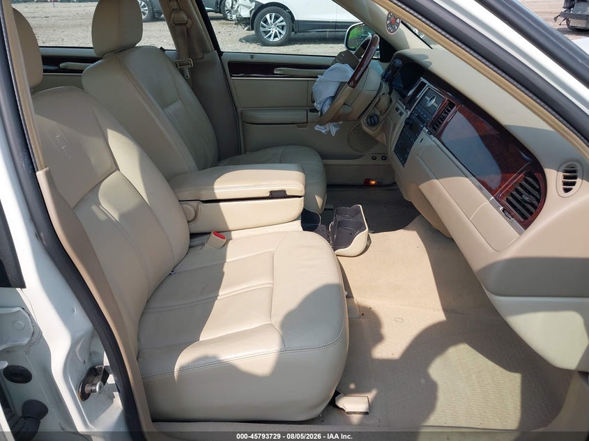 LINCOLN TOWN CAR 2006 VIN 1LNHM82V76Y631364