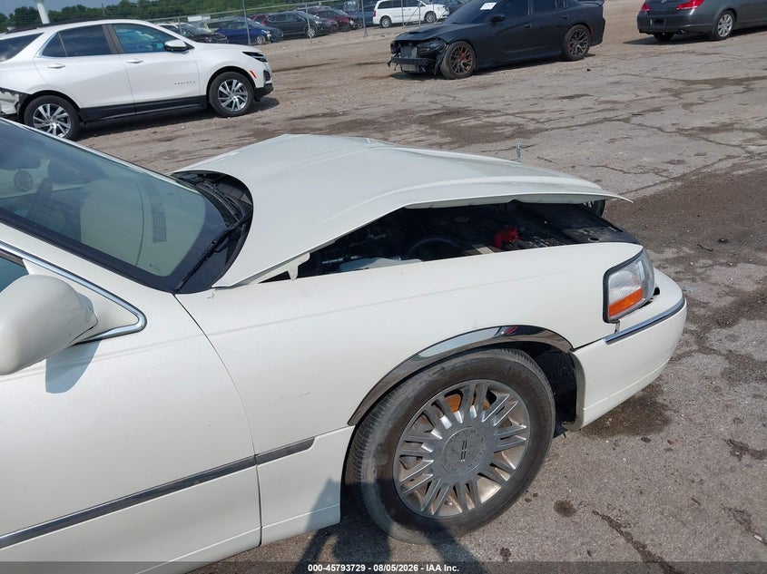 LINCOLN TOWN CAR 2006 VIN 1LNHM82V76Y631364