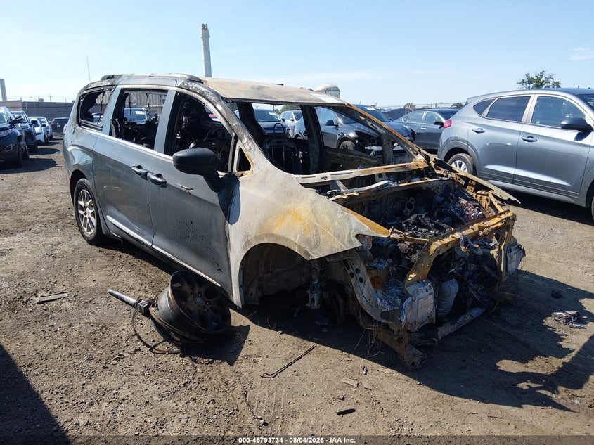 Vin: 2c4rc1bg0lr110295, lot: 46292565, chrysler pacifica touring l 2020 img_1