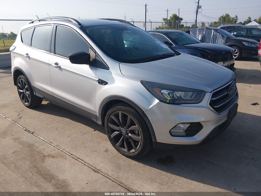 Vin: 1fmcu0gd5juc05751, lot: 46292573, ford escape se 2018 img_1