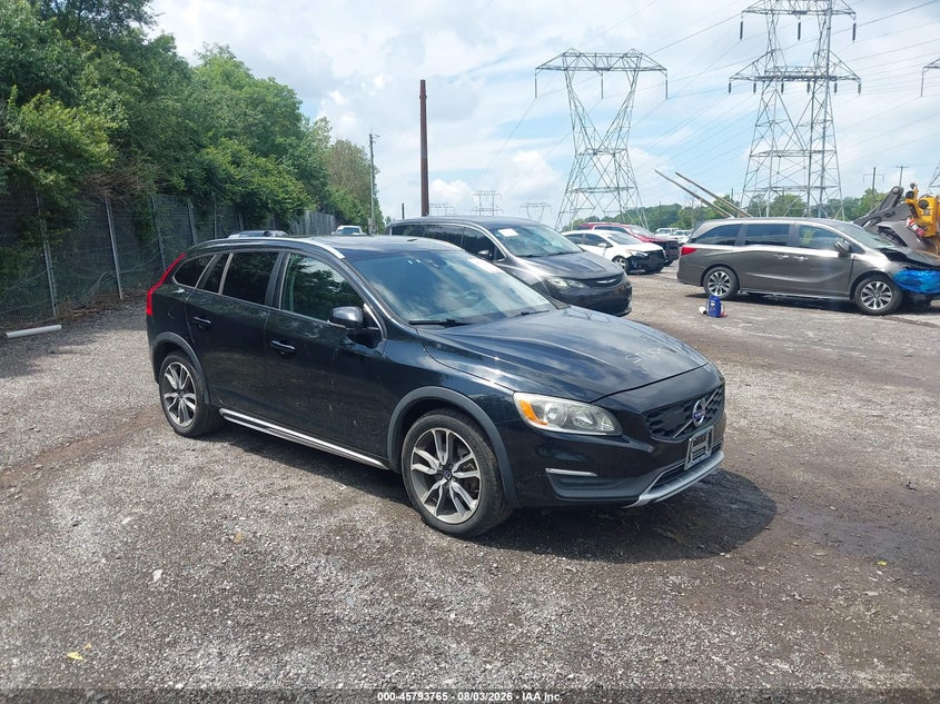 2016 VOLVO V60 CROSS COUNTRY auction photo 1