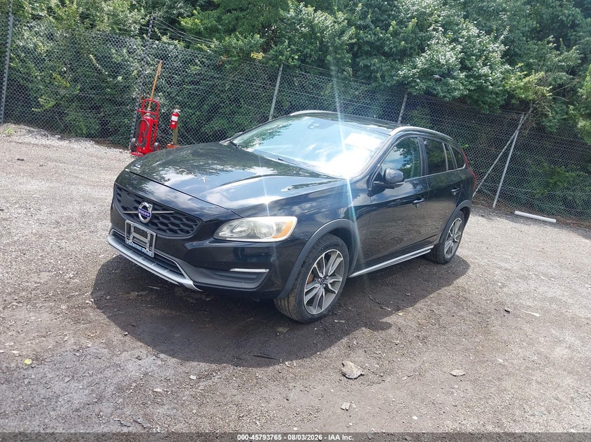 2016 VOLVO V60 CROSS COUNTRY auction photo 2