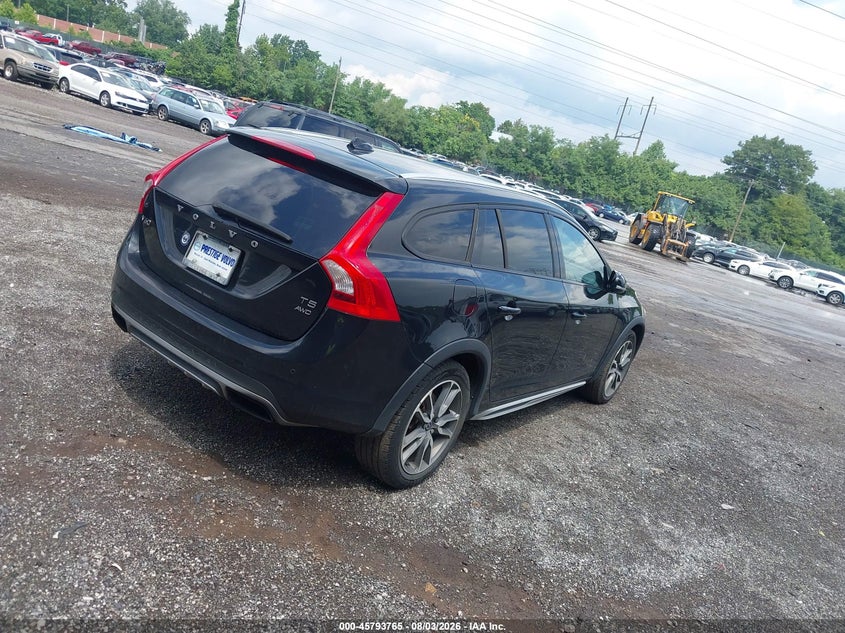 2016 VOLVO V60 CROSS COUNTRY auction photo 4