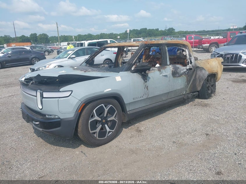 2024 Rivian R1T, Interior Burn, IAAI, VIN 7FCTGCAA0RN030756 — фото 2