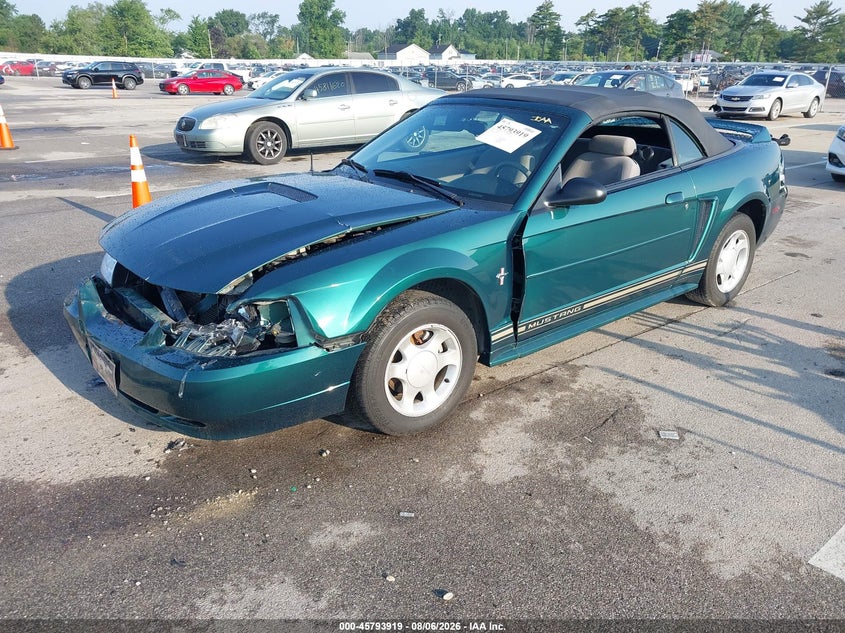 2000 Ford Mustang, Front End, IAAI, VIN 1FAFP4443YF283700 — photo 2