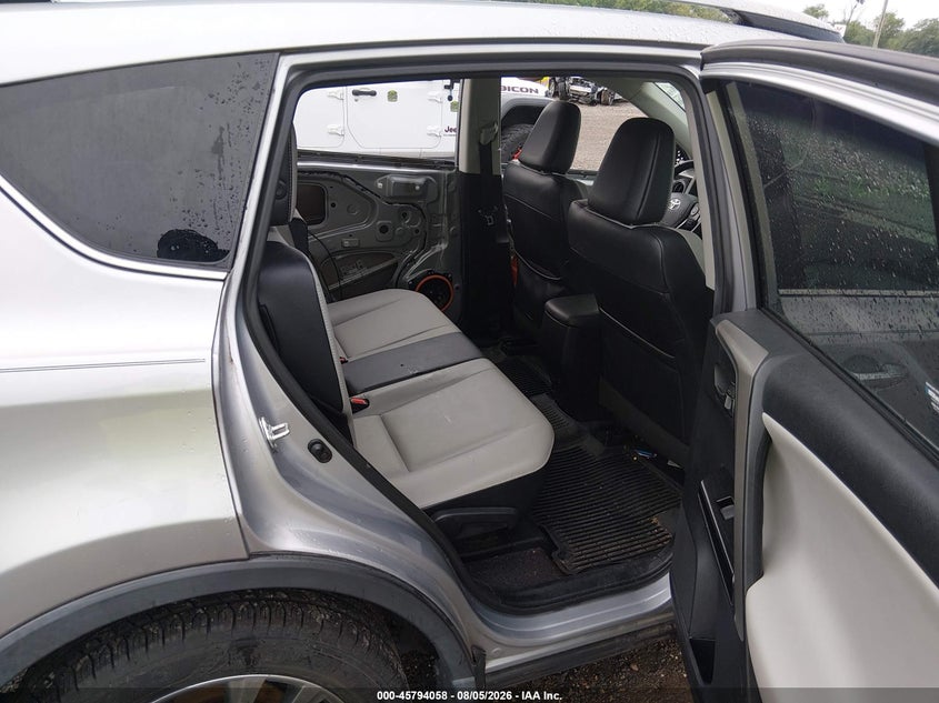 2017 TOYOTA RAV4 auction photo 8