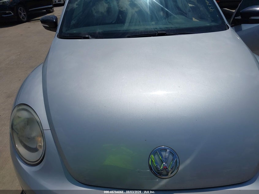 2012 VOLKSWAGEN BEETLE auction photo 6