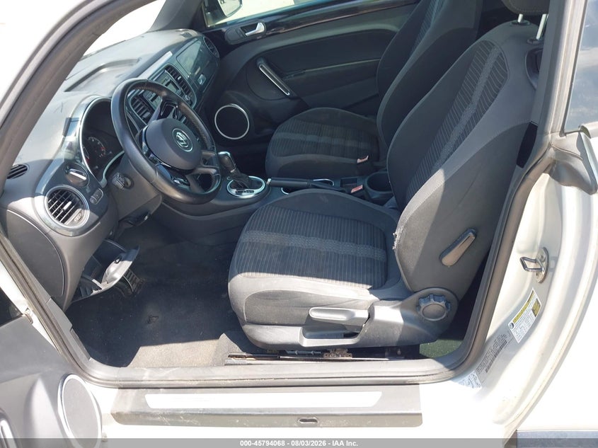 2012 VOLKSWAGEN BEETLE auction photo 8