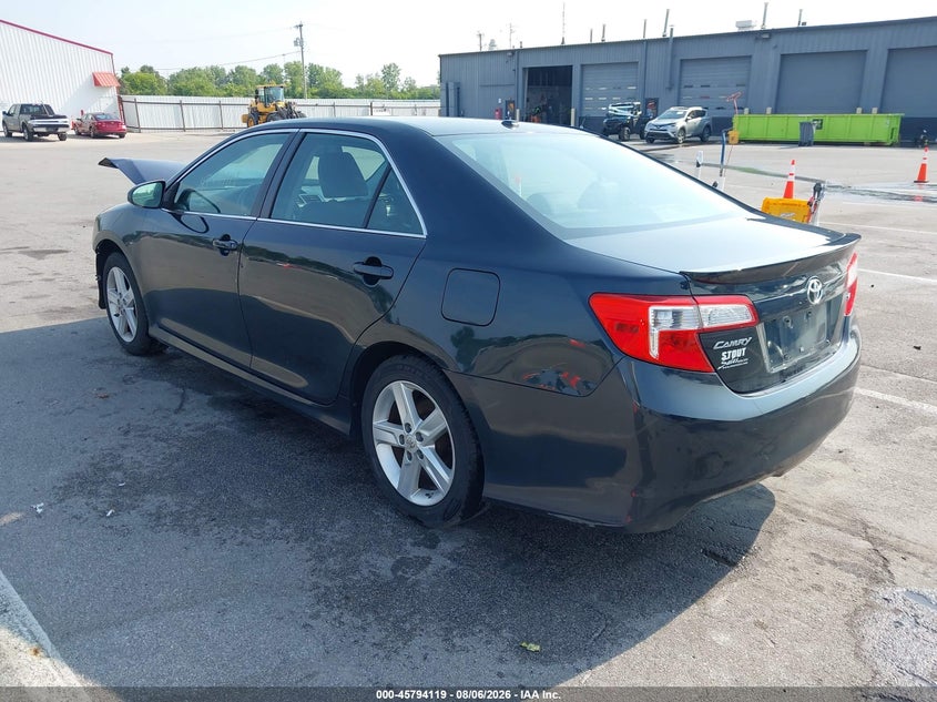Vin: 4t1bf1fk1cu123191, lot: 46292951, toyota camry se 20123