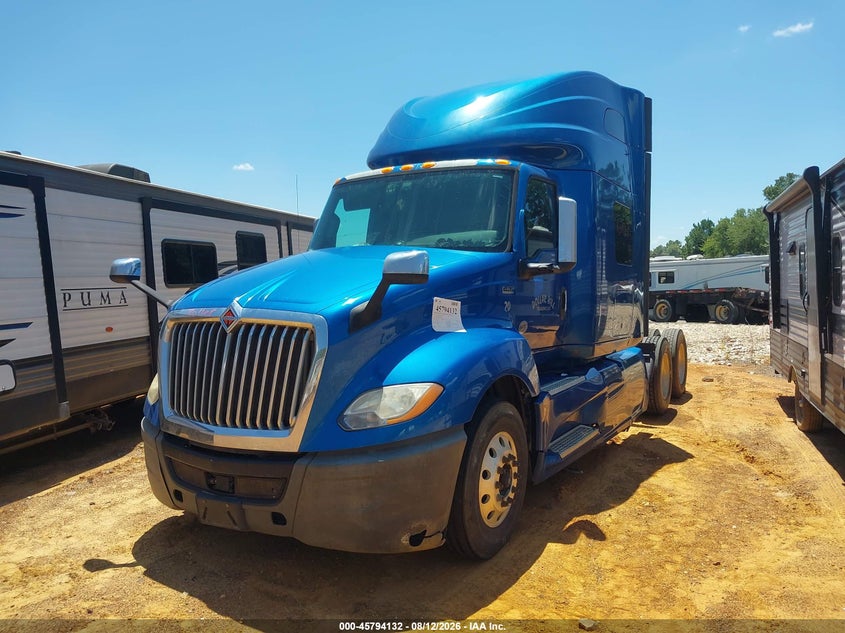 2019 INTERNATIONAL LT auction photo 2