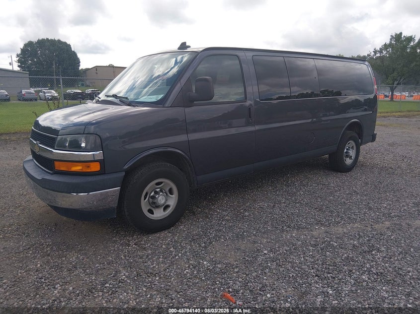 2017 CHEVROLET EXPRESS 3500 auction photo 2