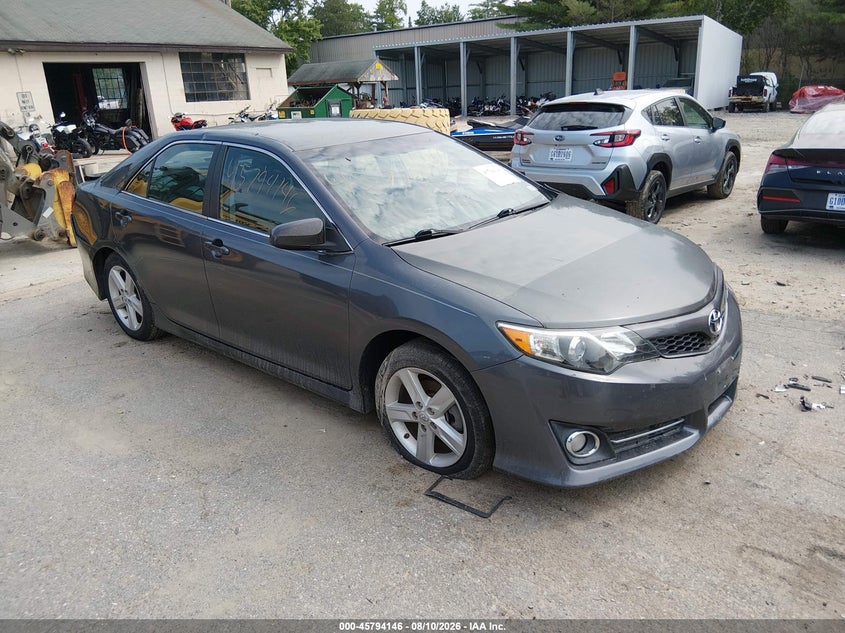 TOYOTA CAMRY SE