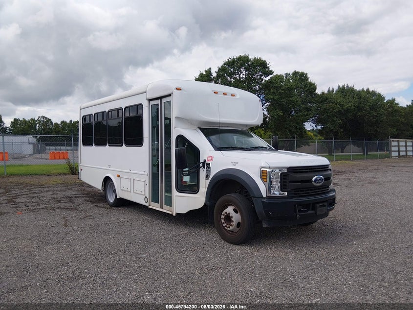 2019 FORD F-450 CHASSIS auction photo 1