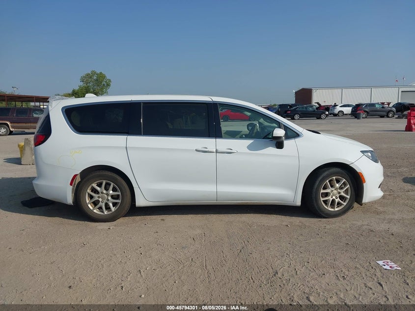 CHRYSLER PACIFICA - zdjęcie 13