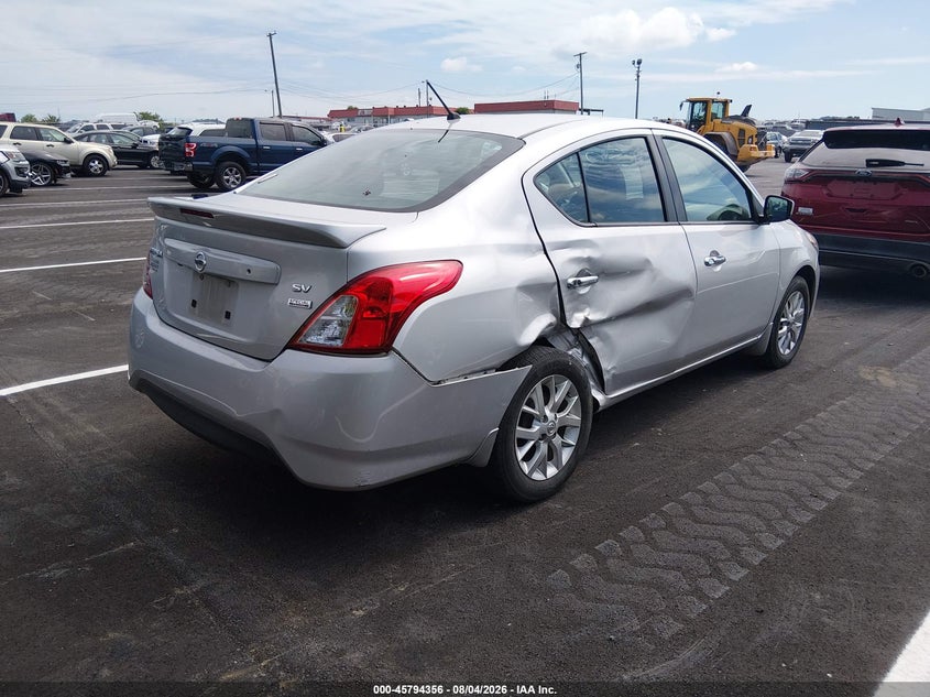 2018 NISSAN VERSA auction photo 4