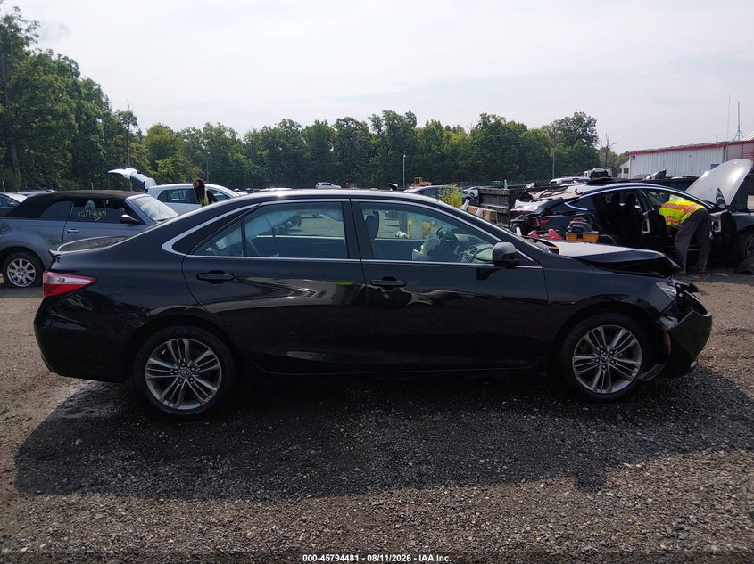 TOYOTA CAMRY - zdjęcie 13