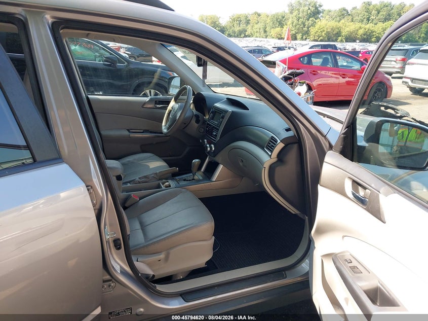2011 SUBARU FORESTER auction photo 5