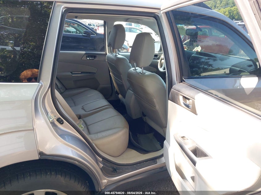 2011 SUBARU FORESTER auction photo 8