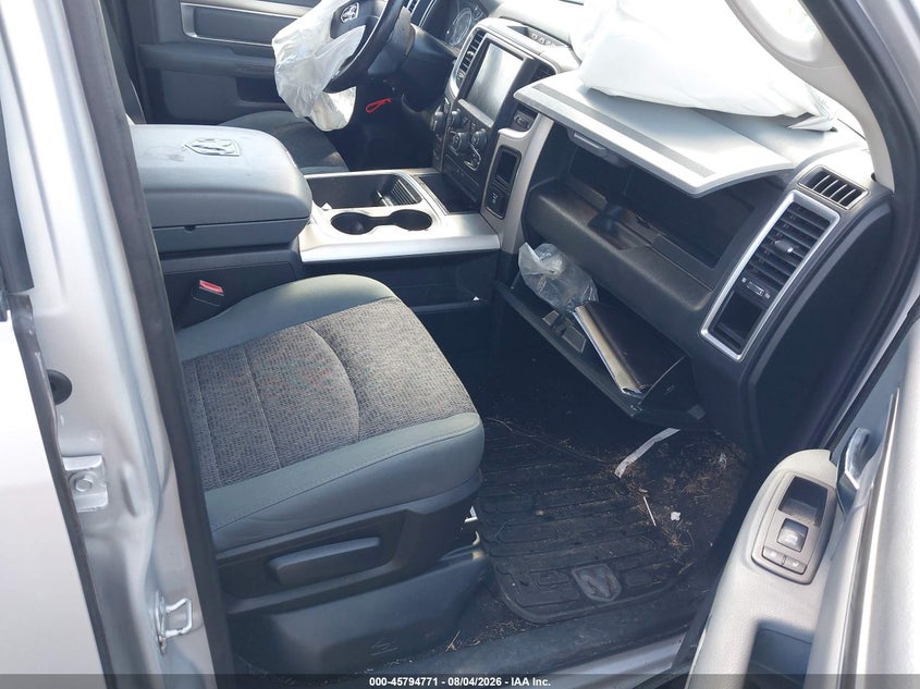 2016 RAM 1500 auction photo 5