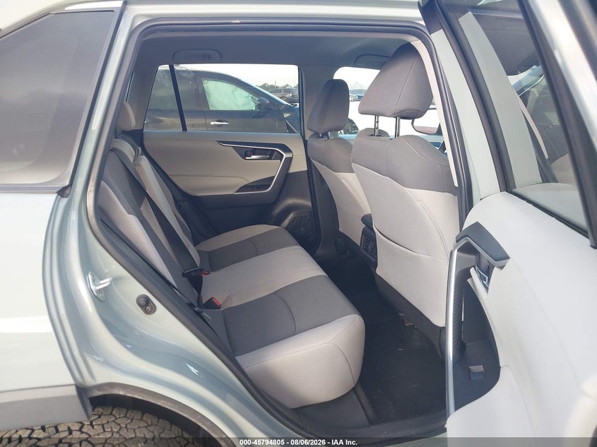 TOYOTA RAV4 - zdjęcie 8