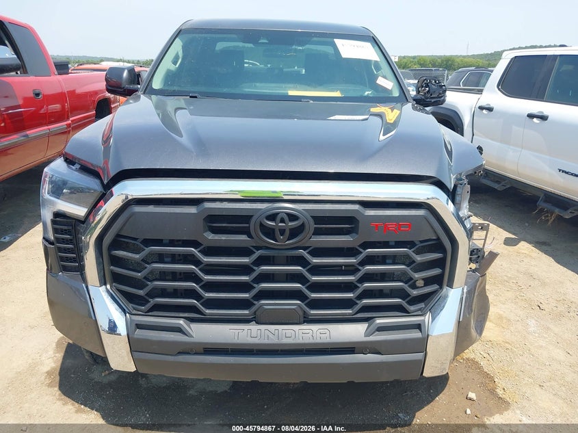 TOYOTA TUNDRA - zdjęcie 12