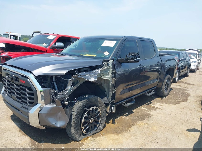 TOYOTA TUNDRA - zdjęcie 2