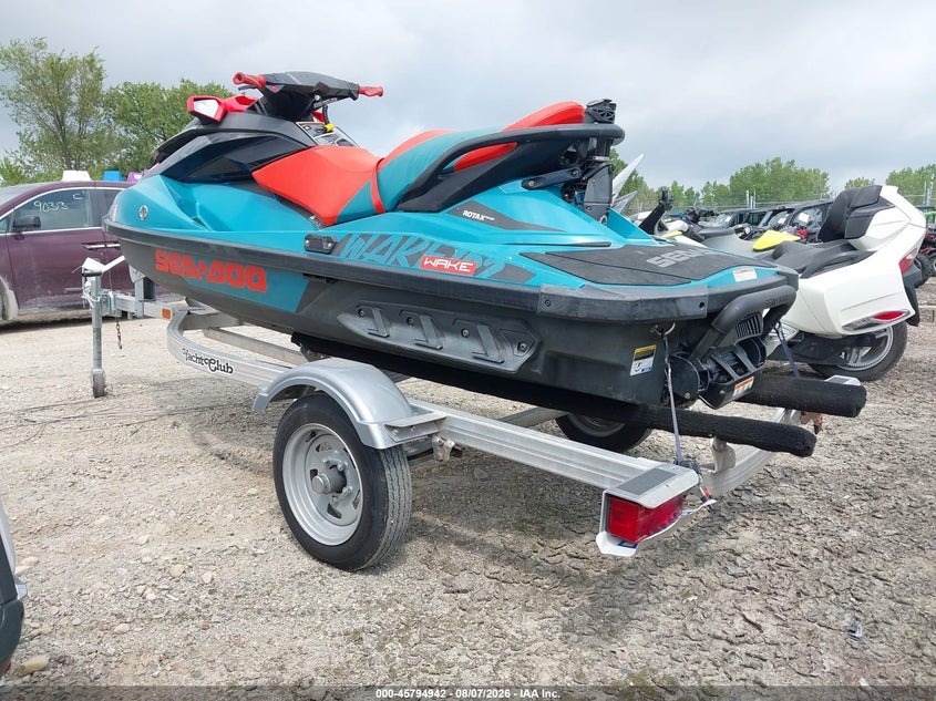 2018 SEADOO WAKE 155 auction photo 3