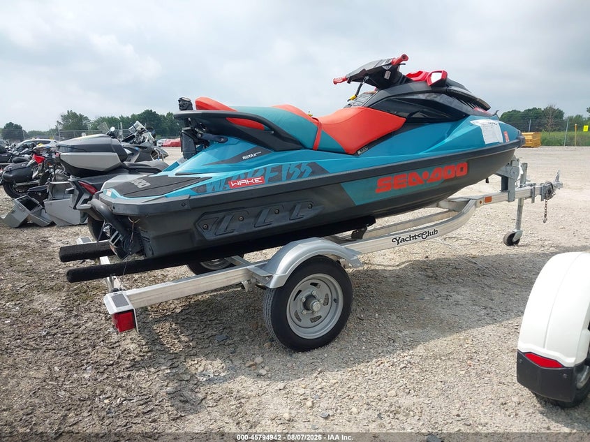 2018 SEADOO WAKE 155 auction photo 4