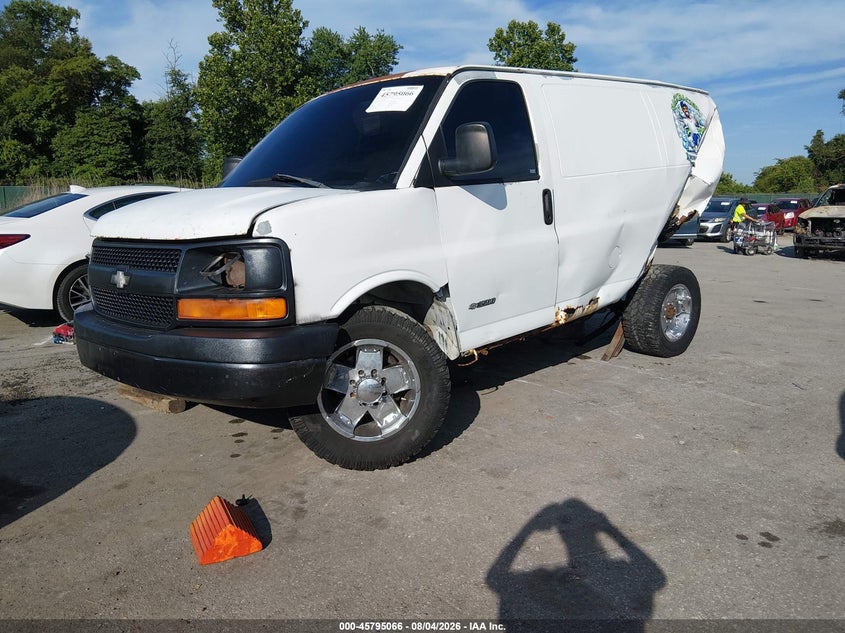 2003 CHEVROLET EXPRESS auction photo 2