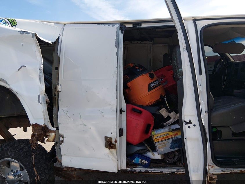 2003 CHEVROLET EXPRESS auction photo 8