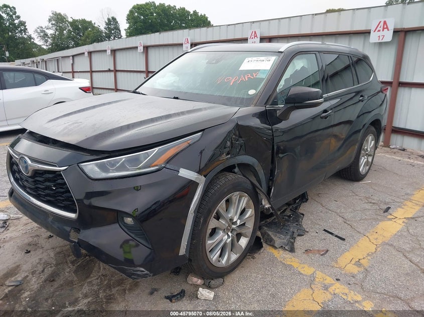 2022 TOYOTA HIGHLANDER auction photo 2