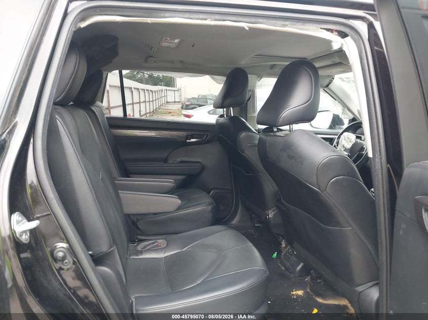 2022 TOYOTA HIGHLANDER auction photo 8