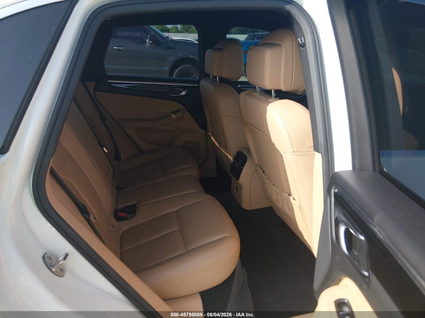 2017 PORSCHE MACAN auction photo 8