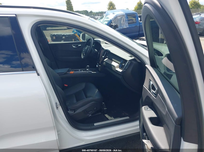 VOLVO XC60 2022 VIN YV4L12DK3N1996281