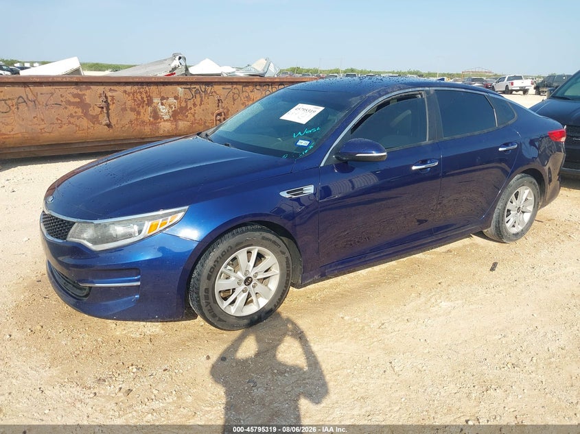 2017 Kia Optima, Обычный износ, IAAI, VIN 5XXGT4L34HG149668 — фото 2