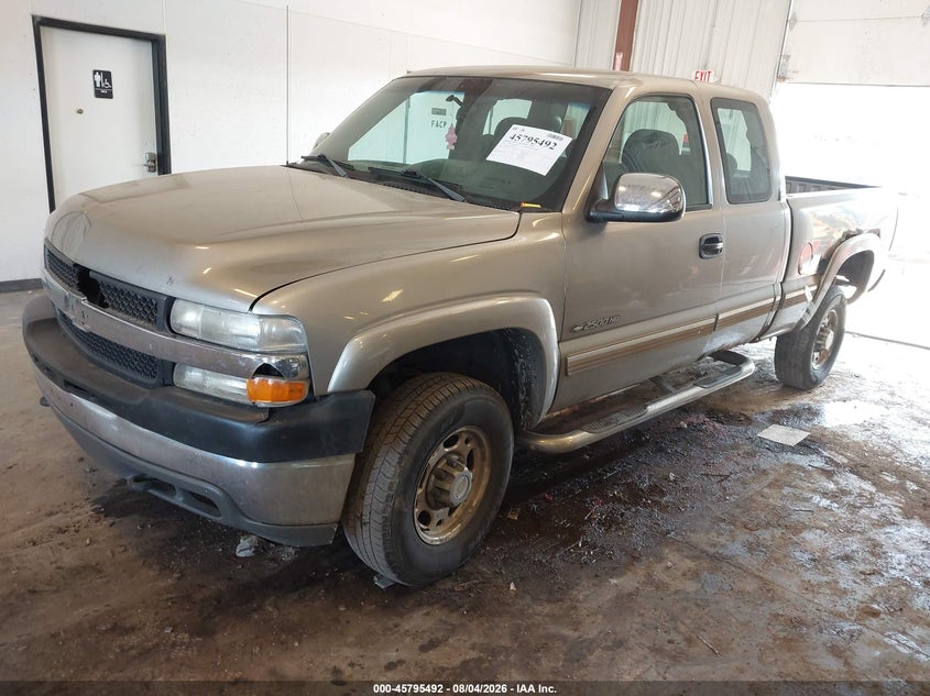 2002 CHEVROLET SILVERADO 2500HD auction photo 2