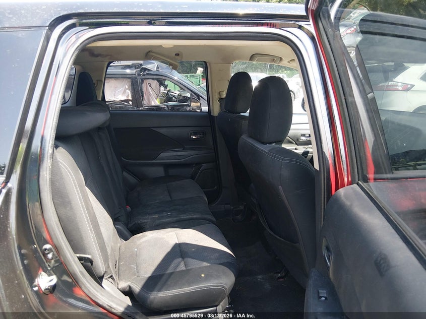 2016 MITSUBISHI OUTLANDER auction photo 8