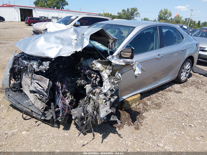 2020 TOYOTA CAMRY auction photo 2
