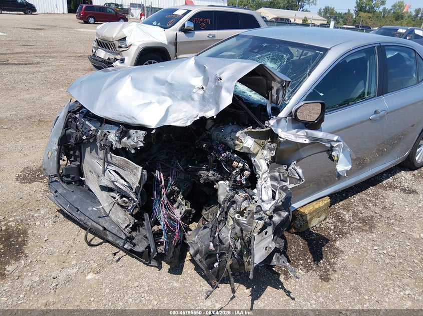2020 TOYOTA CAMRY auction photo 6