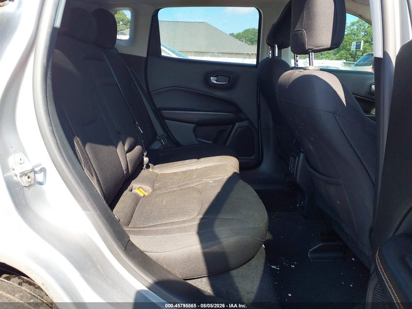 2018 JEEP COMPASS auction photo 8