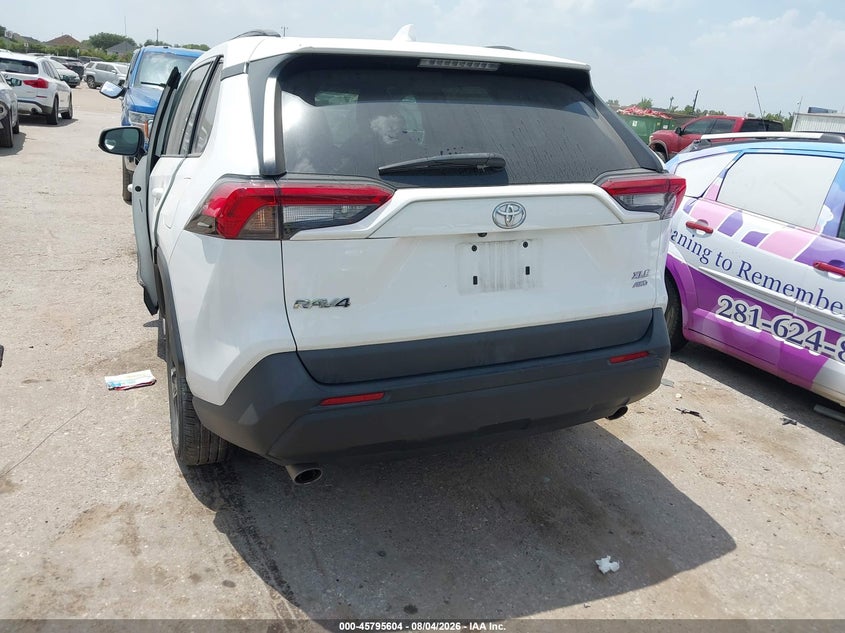 TOYOTA RAV4 - zdjęcie 15