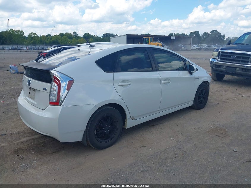 Vin: jtdkn3du0e0364144, lot: 46294491, toyota prius four 20144