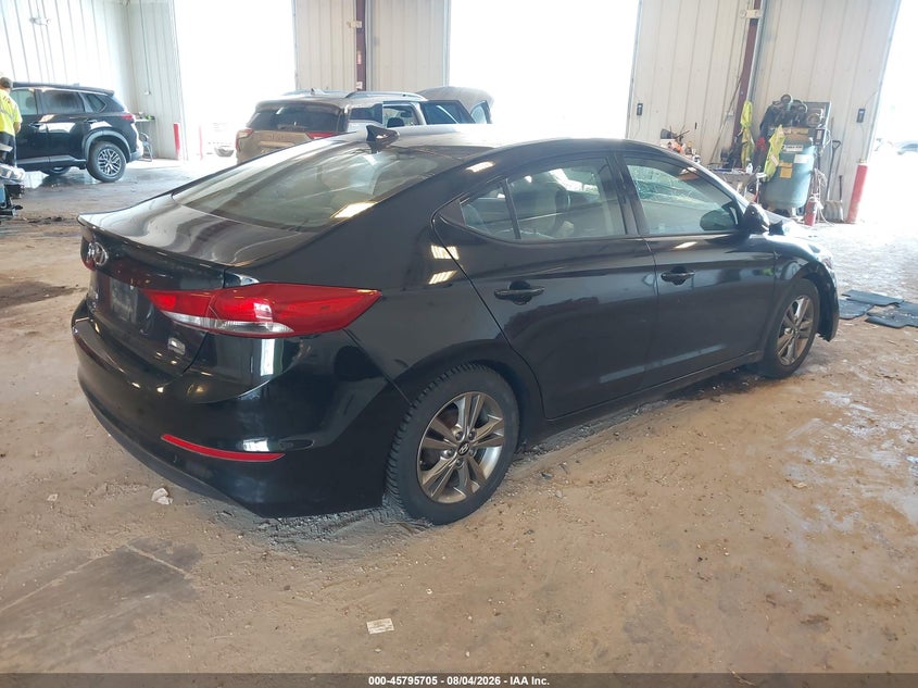 2017 HYUNDAI ELANTRA auction photo 4