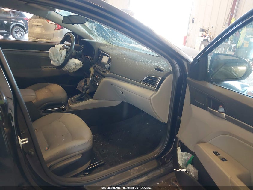 2017 HYUNDAI ELANTRA auction photo 5