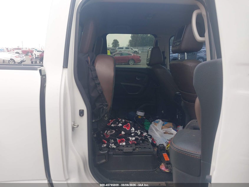 2017 NISSAN TITAN XD auction photo 8
