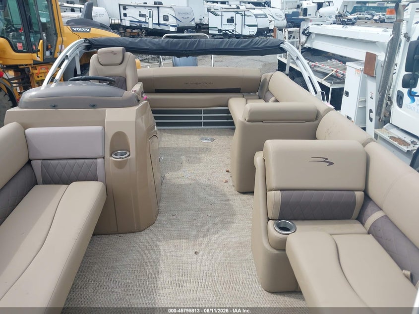 2018 BENNINGTON PONTOON auction photo 8