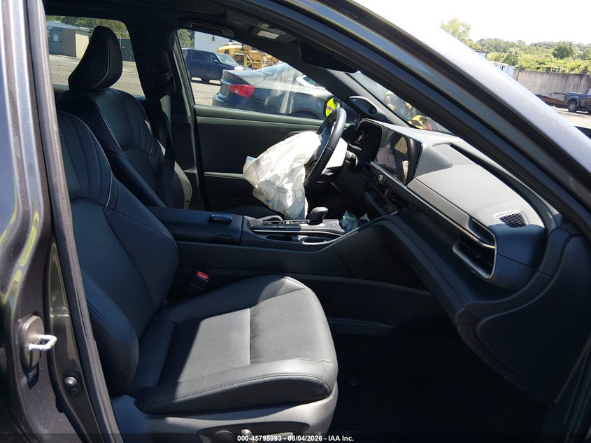 2023 TOYOTA CROWN auction photo 5