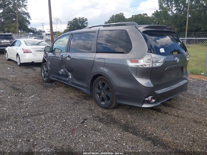 2011 TOYOTA SIENNA auction photo 3